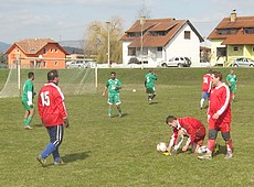 Z prípravného zápasu Čoltovo - Rožň. Bystré 1:2. Foto: M. Leng