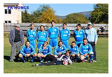 FK Honce pred zápasom s Rožňavou B na ihrisku v Nadabule