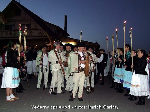 06 Zivot v nasej MAS Večerný sprievod a
