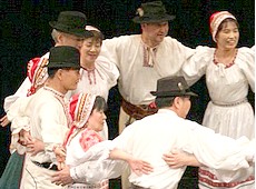 Japonský folklórny súbor Krásna Hôrka z Tokya. Detail.