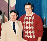 Ján Slovinec s olympijskym vitazom v hode diskom Mac Wilkinsonom v roku 1976 v Montreale