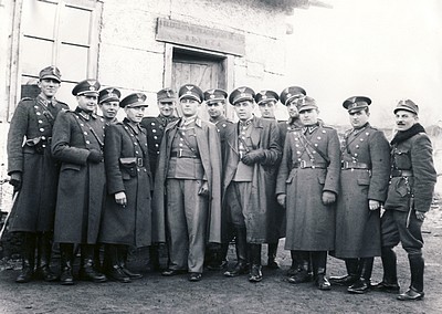 Hlavné veliteľstvo žandárstva zriadilo v Revúcej svoju expozitúru, ktorej príslušníci vykonávali v Pracovnom útvare v Revúcej dozor a strážnu službu s nabitými zbraňami. Foto: archív D.D.