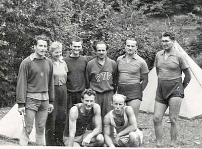 Členovia pedagogického zboru Teleovýchovného ústavu SU. Zľava: M.Rovný , U.Čechvalová, Vl.Černušák,K.Stráňai, J.Štancel, A.Kuchen