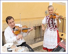 Gemerský folklórny festival Rejdová 2010 patril aj mladým folkloristom. Foto: O. Rozložník