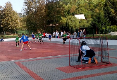 FLORBALL SK LIGA začala v ZŠ J. A. Komenského v Revúcej
