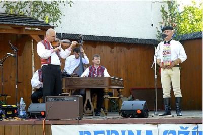 Čiernolehotskí matičiari v Drienčanoch navštívili program Dedina ožíva 2016