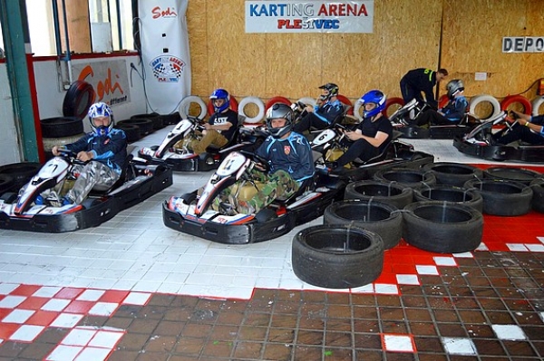 Karting aréna v Plešivci bola miestom pretekov motokár pre dobrovoľných aj profesionálnych hasičov Fire-Kart cup
