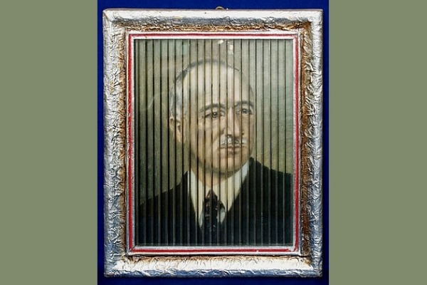 Obraz troch významných politikov bývalého Československa s optickou ilúziou