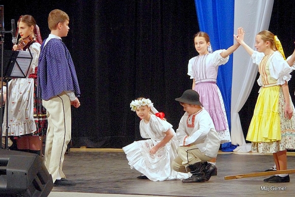V Hnúšti organizovali regionálnu súťažnú prehliadku choreografií detských folklórnych súborov pod názvom Zlatá strunka