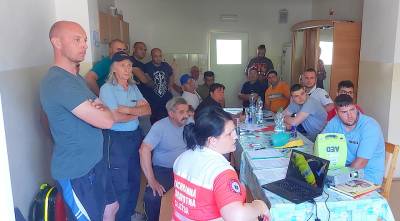 Dobrovoľní hasiči absolvovali v Jelšave kurz prvej pomoci a obsluhy defibrilátora