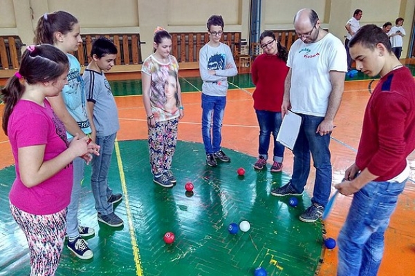 Prezentácia paralympijského športu boccia na Základnej škole Zlatá v Rožňave