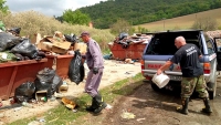 Spoločne za čistú Muránku brigádovali aj dobrovoľní jelšavskí hasiči