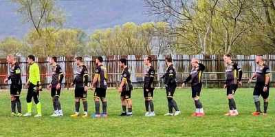 Takto nastúpili na zápas 1. kola jarnej časti 7. ligy ObFZ Rožňava futbalisti Krásnohorského Podhradia v Hrhove.