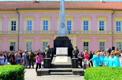 Rimavskosoboťania si pripomenuli 73. výročie ukončenia 2. svetovej vojny