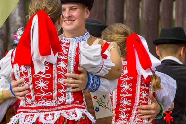 Organizujú metodické stretnutie hornogemerských folkloristov s pedagógom, choreografom a režisérom Martinom Urbanom