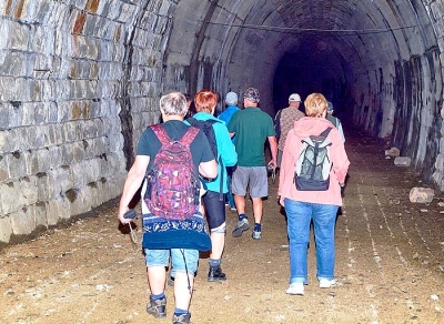 Zájazd Gemerského baníckeho spolku Bratstvo k tunelu v Slavošovciach