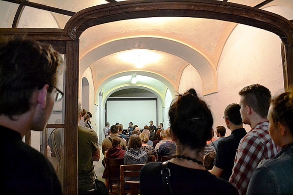 Pozvanie na prednášku prof. Emila Višňovského do Kultúrno-kreatívneho centra Kláštor na Námestí baníkov v Rožňave