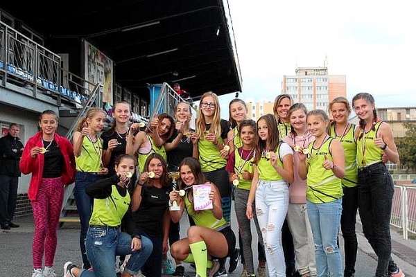 Dievčatá zo ZŠ J. A. Komenského si vybojovali titul Majsteriek VsAZ