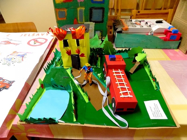 Najlepšie výtvarné práce súťaže „Zápalky v rukách detí“ z okresu Revúca postúpili do celoslovenského kola