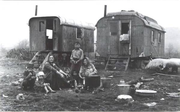 DOKUMENTÁCIA BÝVANIA RÓMOV V 60. ROKOCH 20. STOROČIA