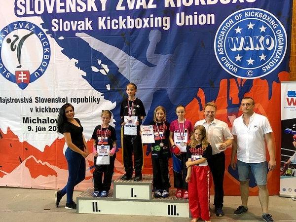Tri tituly z Majstrovstiev Slovenskej republiky 2018 v kickboxe aj do Revúcej