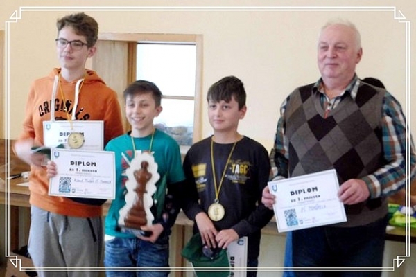 Víťaz šachového turnaja žiakov ZŠ v Gemerskej Polome - družstvo A ZŠ Pohorelá