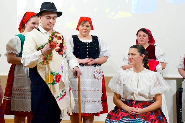 Svadobné zvyky v "Genšu"