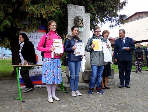 Zlatá podkova, zlaté pero, zlatý vlas zo Slavošoviec do Drienčan