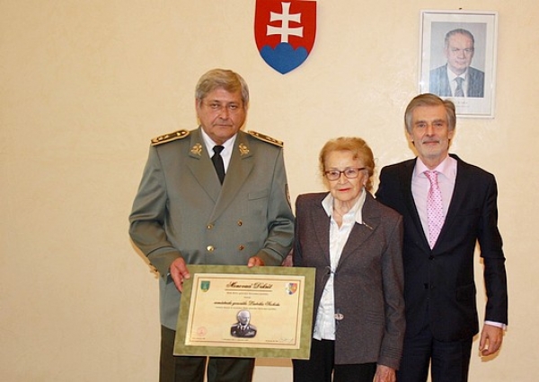 Dekrét čestného člena In memoriam Klubu generálov SR patrí aj armádnemu generálovi Ludvikovi Svobodovi
