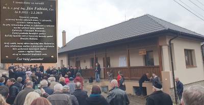 V Rakovnici odhalili pamätnú tabuľu svojmu slávnemu rodákovi prof. Jánovi Fabiánovi a otvorili Dom baníckych tradícií
