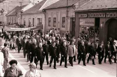 1. máj v Rožňave v roku 1988.