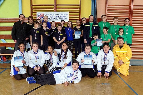 Plameniaci súťažili v halovej hre