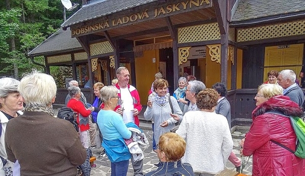 Dôchodcovia z Revúcej prežili krásny deň s priateľmi dôchodcami z Kazincbarciky