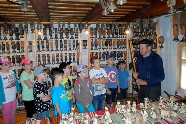 Tretiaci ZŠ Jana Amosa Komenského v Revúcej navštívili Heľpu - srdce Horehronia