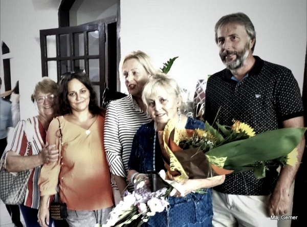Vysoká účasť na vernisáži výstavy betliarskej rodáčky Jany Kušnierovej