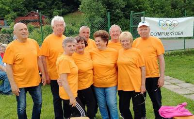 Úspešní seniori z Revúckej Lehoty na XI. Okresných olympijských športových hrách seniorov v Revúcej