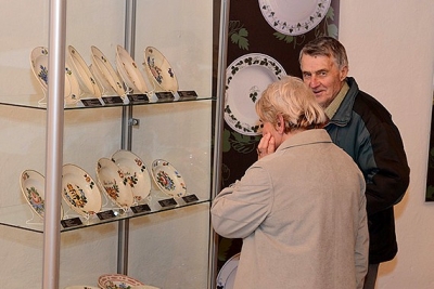 Vzácne kameninové výrobky z Muráňa prezentuje výstava nainštalovaná v Hradnom múzeu vo Fiľakove