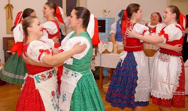 U nás taká obyčaj... FSk Genšenky: Už pastír trúbí...