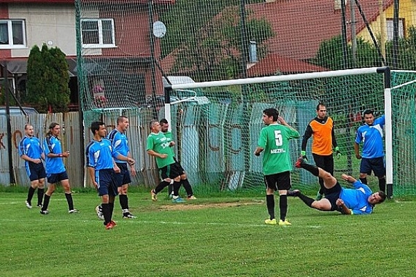 Futbalisti Krásnohorského Podhradia si priviezli z Parchovian tri body