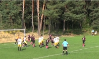 V majstrovskom zápase 7. kola štvrtej futbalovej ligy JUH nepadol v Krásnohorskom Podhradí v stretnutí s Veľkými Kapušanmi ani jeden gól, hoci pred obidvoma bránami bolo neraz tesno i rušno.