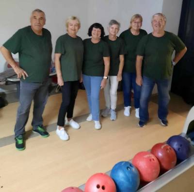 Bowling prilákal na okresnú súťaž aj revúckolehotských seniorov
