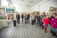 Výstava členov výtvarného klubu Plánka pod názvom Plánka v Advente potrvá do Vianoc