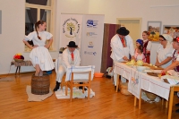 U nás taká obyčaj obohatená pačanskou kapustou tlačenou do "bočki"
