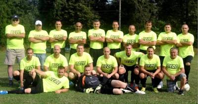 Futbalisti FK Plešivec sa rozišli so svojím klubom a potichu si zašepkali: s'abandonner à Dieu