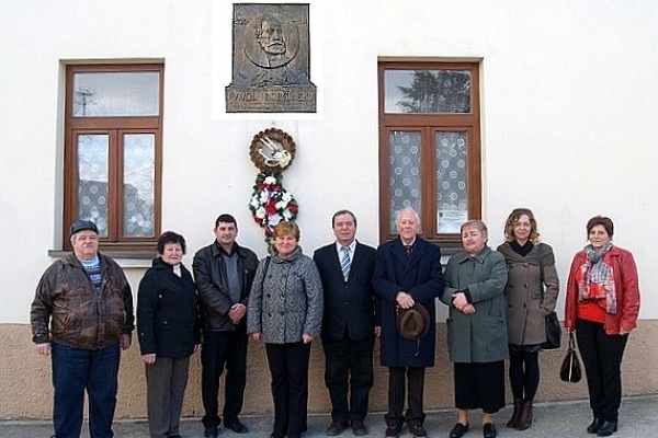 Slavošovce na svojho rodáka Pavla Emanuela Dobšinského nezabúdajú