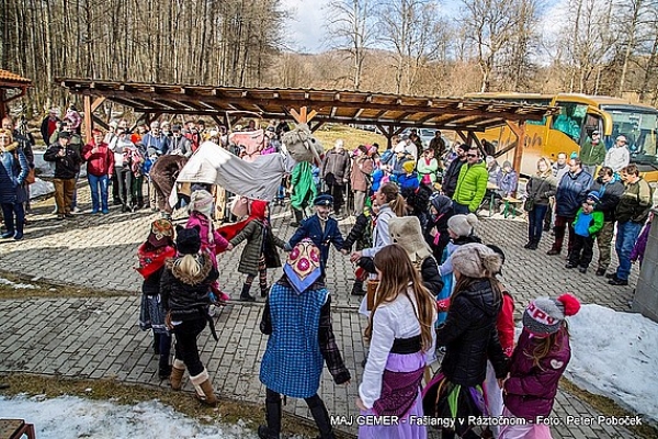 Fašiangy v Ráztočnom