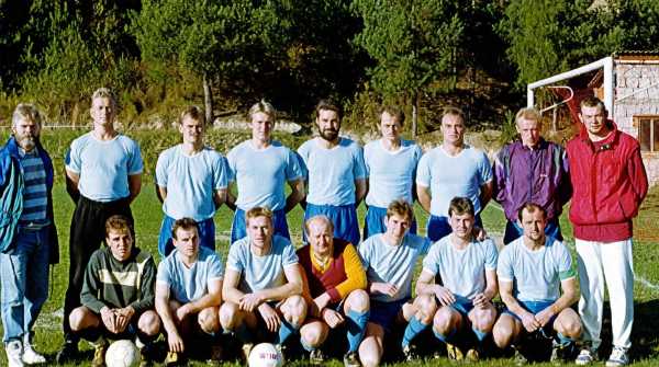 Horný rad zľava: tréner Štefan Gazdík, Marián Adam, Marián Ondrej, Stanislav Joščák, Miroslav Plačko, Štefan Dovec, Zdenko Muller, Stanislav Drábik, Peter Bolaček. Dolný rad zľava: Jaroslav Plačko, Maroš Dovec, Ján Keršák, Jaroslav Hajči, Gustáv Keršák, Gejza Valentko, kapitán Marián Černaj.