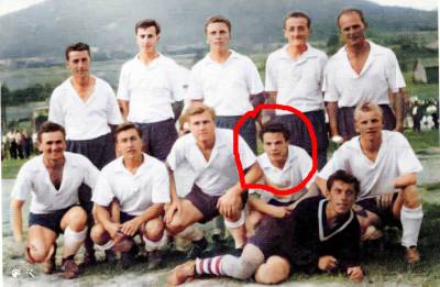 Mladý futbalista Janko Babič (v červenom krúžku) so svojimi vtedajšími spoluhráčmi Baníka Rožňavské Bystré. Horný rad zľava: Ján Máťaš, Ján Pakan, Ján Dávid, Ján Doboš, Ľudovít Doboš, Kľačiaci zľava: Ondrej Adam, Ondrej Doboš, st., Ondrej Jančošek, Ján Babič, Ján Dorkin. Pred nimi ležiaci Ján Stremeň (brankár).