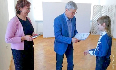 V okresnom kole súťažnej prehliadky v umeleckom prednese poézie a prózy sa zaskveli žiaci zo ZŠ J. A. Komenského