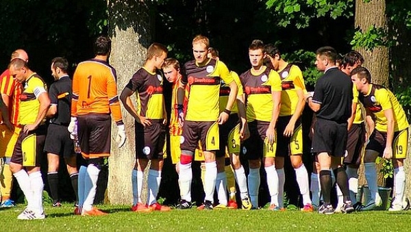 Piatoligoví futbalisti Krásnohorského Podhradia zimujú na druhej priečke